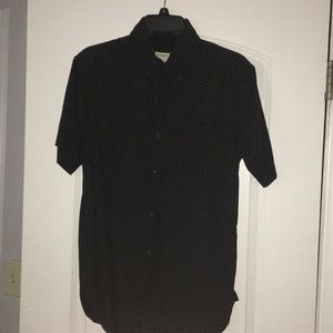 Shirt sleeve men’s button down shirt